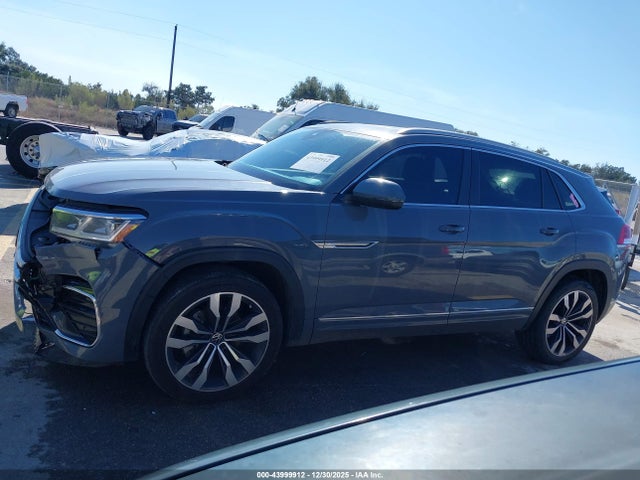 Продажа на аукционе авто 2021 Volkswagen Atlas Cross Sport 3.6l V6 Sel R-line, vin: 1V2CE2CA5MC229808, номер лота: 43999912