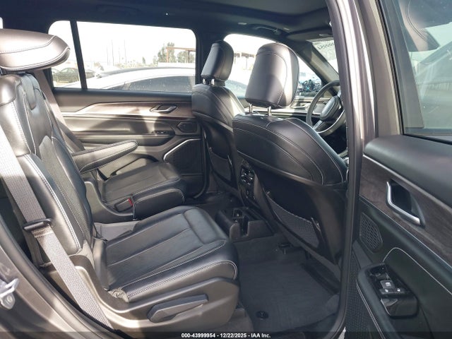 1C4RJKDG8P8841471 Jeep Grand Cherokee L Overland 4x4