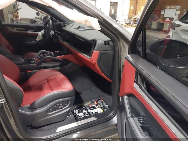 2025 PORSCHE CAYENNE E-HYBRID COUPE WP1BE2AY3SDA37564 Photo 4