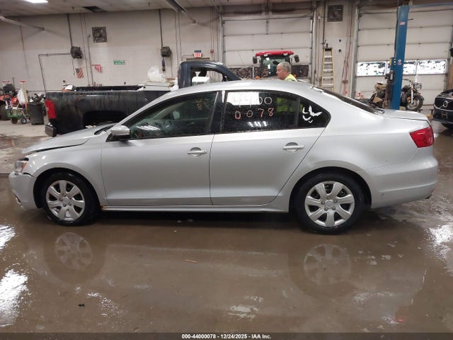 Продажа на аукционе авто 2011 Volkswagen Jetta 2.5l Se, vin: 3VWDX7AJ2BM321919, номер лота: 44000078