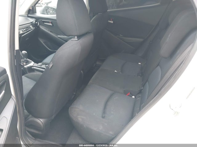 3MYDLBYV8KY502060 Toyota YARIS LE