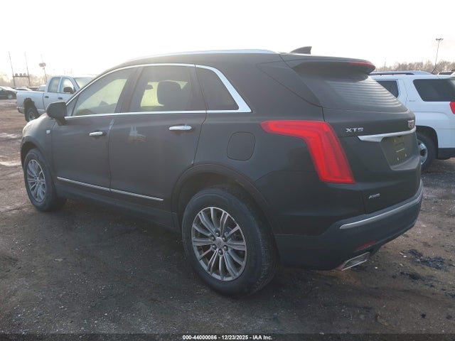 2017 CADILLAC XT5 1GYKNDRS2HZ199057 Photo 2