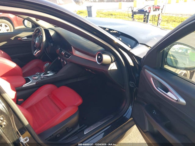 2024 ALFA ROMEO GIULIA ZARFAMBN0R7682797 Photo 4
