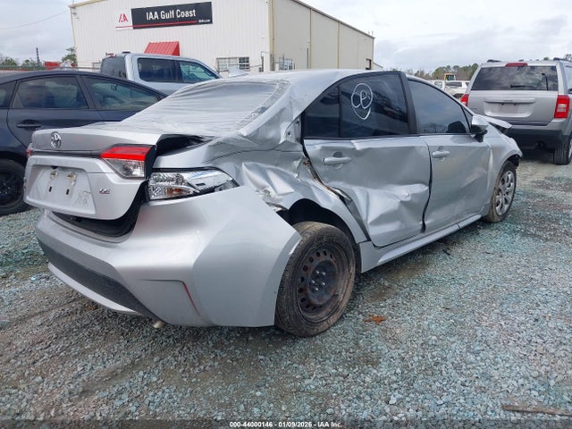 JTDEPMAE4MJ119012 Toyota COROLLA LE