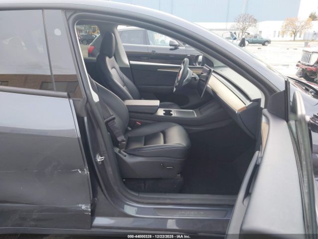 2023 TESLA MODEL Y 7SAYGDEE5PF839134 Photo 4
