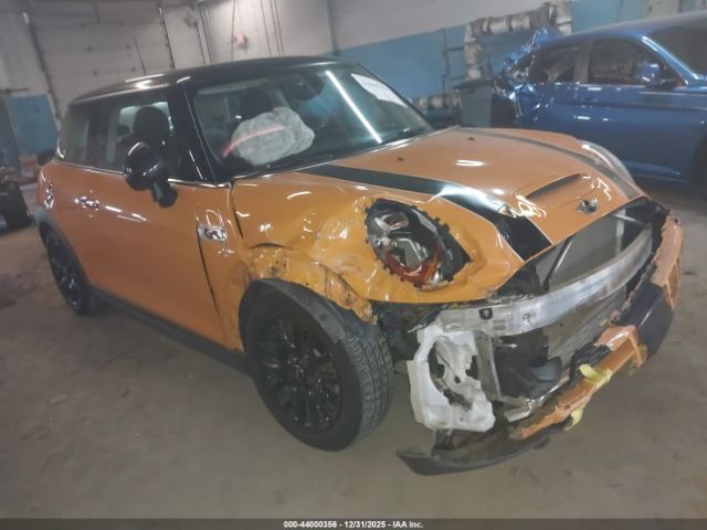 2015 MINI HARDTOP WMWXP7C58F2A36834