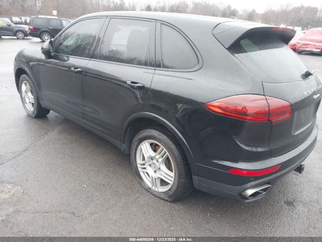2017 PORSCHE CAYENNE WP1AA2A20HKA86986 Photo 2
