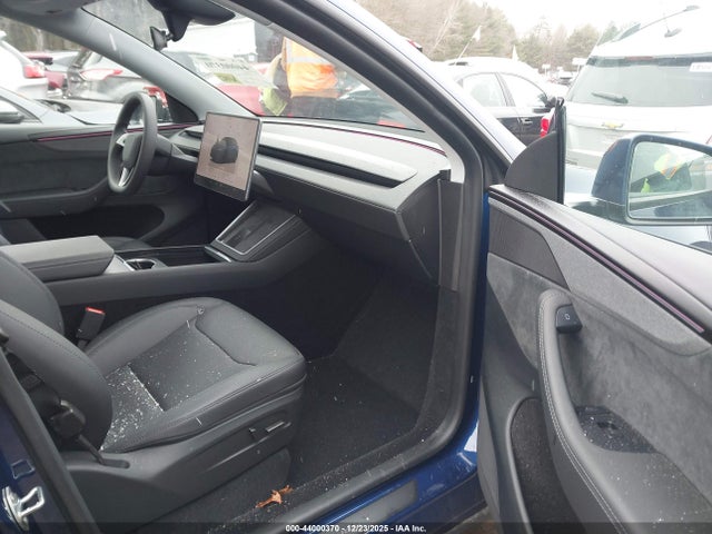 2026 TESLA MODEL Y 7SAYGDEE8TF412119 Photo 4