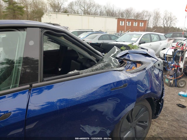 2026 TESLA MODEL Y 7SAYGDEE8TF412119 Photo 5