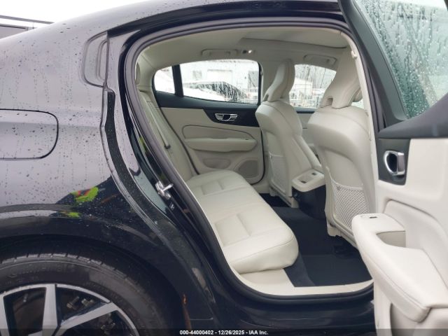 2019 VOLVO S60 7JRA22TK4KG008962 Photo 7