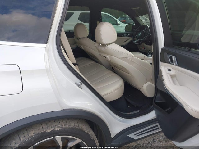 2019 BMW X5 5UXCR6C52KLL08705 Photo 7