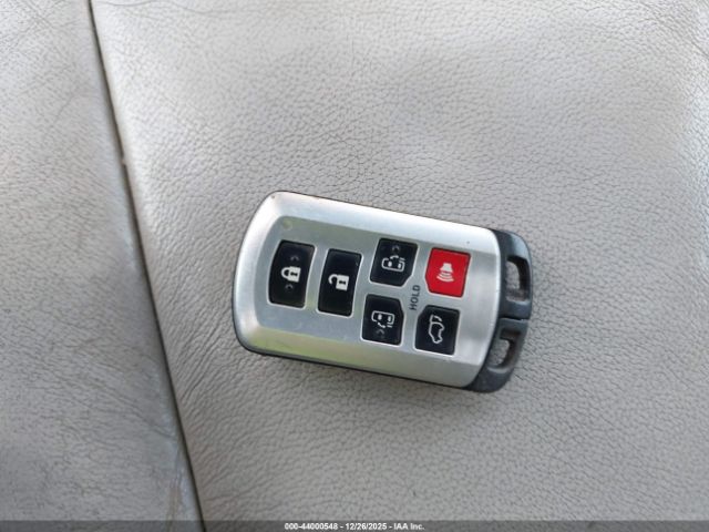 2011 TOYOTA SIENNA 5TDDK3DC6BS016088 Photo 10