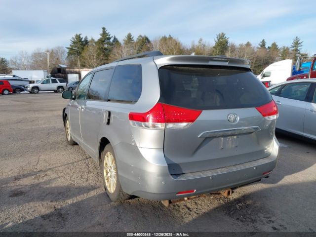 2011 TOYOTA SIENNA 5TDDK3DC6BS016088 Photo 2