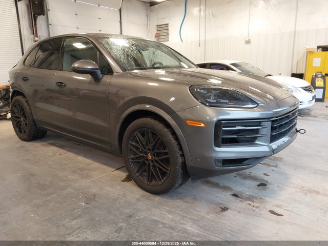 2025 PORSCHE CAYENNE WP1AA2AY7SDA02422