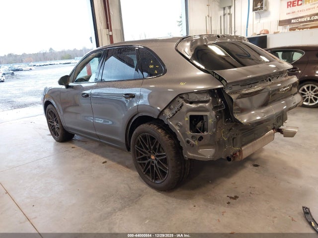 2025 PORSCHE CAYENNE WP1AA2AY7SDA02422 Photo 2