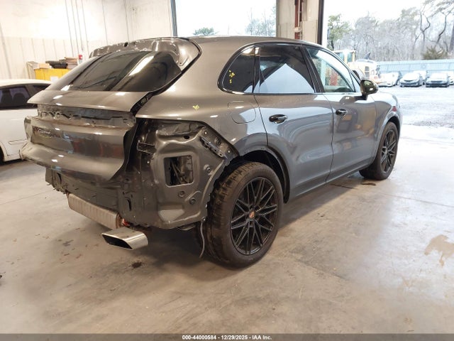 2025 PORSCHE CAYENNE WP1AA2AY7SDA02422 Photo 3