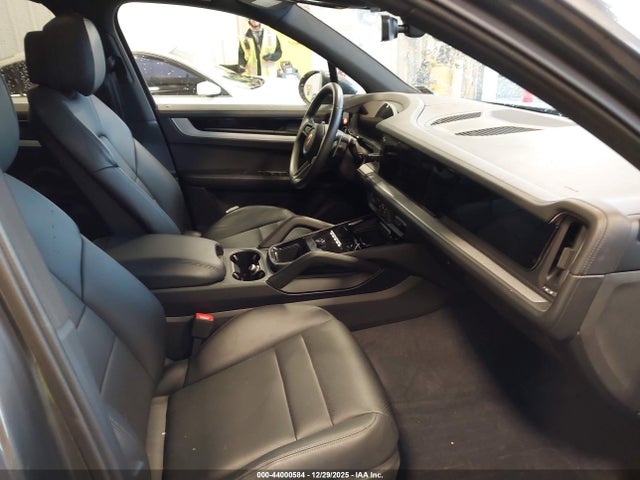 2025 PORSCHE CAYENNE WP1AA2AY7SDA02422 Photo 4