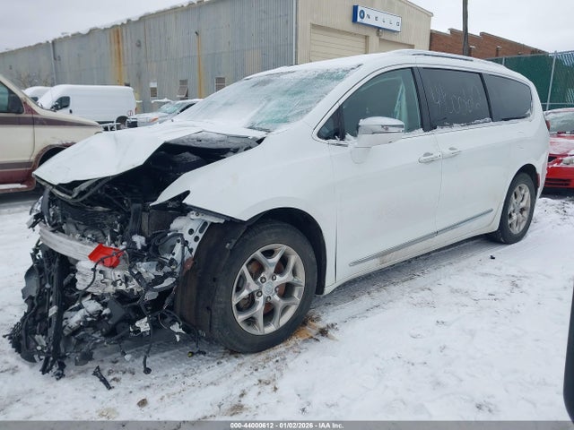 2019 CHRYSLER PACIFICA 2C4RC1GG5KR569894 Photo 1