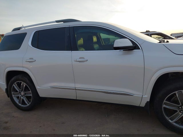 44000662 :رقم المزاد ، 1GKKNPLS9HZ246623 vin ، 2017 Gmc Acadia Denali مزاد بيع