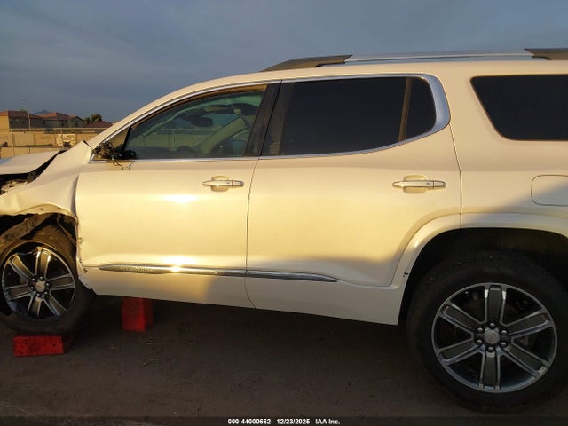 44000662 :رقم المزاد ، 1GKKNPLS9HZ246623 vin ، 2017 Gmc Acadia Denali مزاد بيع