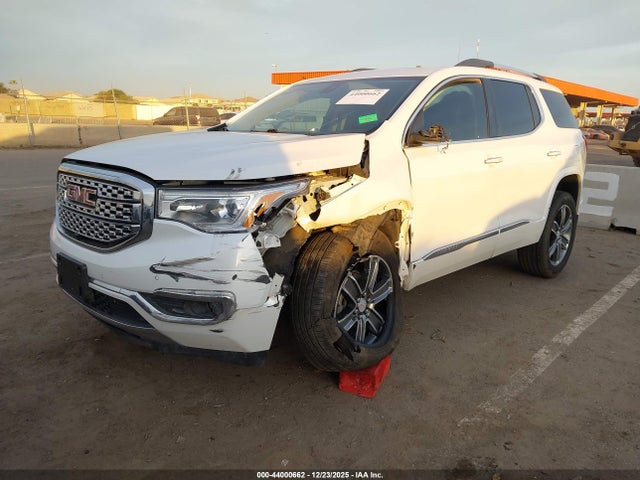 44000662 :رقم المزاد ، 1GKKNPLS9HZ246623 vin ، 2017 Gmc Acadia Denali مزاد بيع