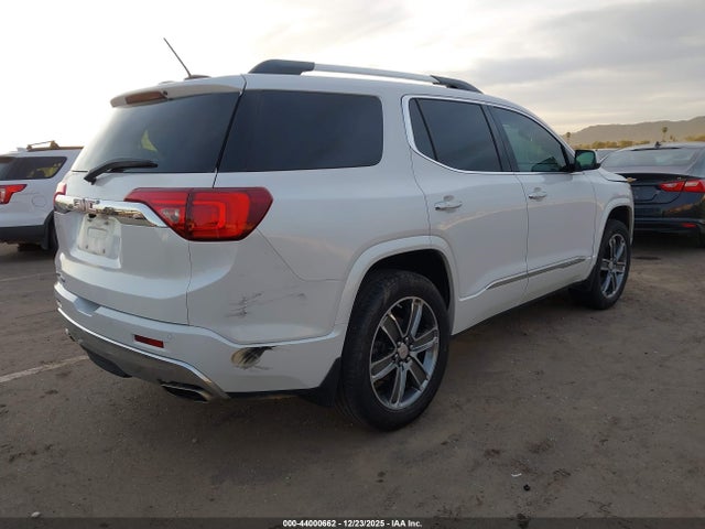 44000662 :رقم المزاد ، 1GKKNPLS9HZ246623 vin ، 2017 Gmc Acadia Denali مزاد بيع