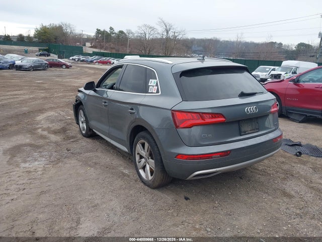 2019 AUDI Q5 WA1BNAFY2K2121482 Photo 2