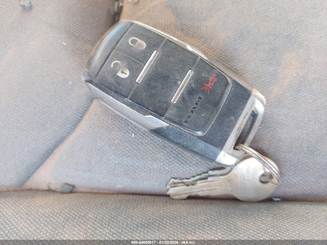 44000817 :رقم المزاد ، 1C6SRFMT5NN307624 vin ، 2022 Ram 1500 مزاد بيع