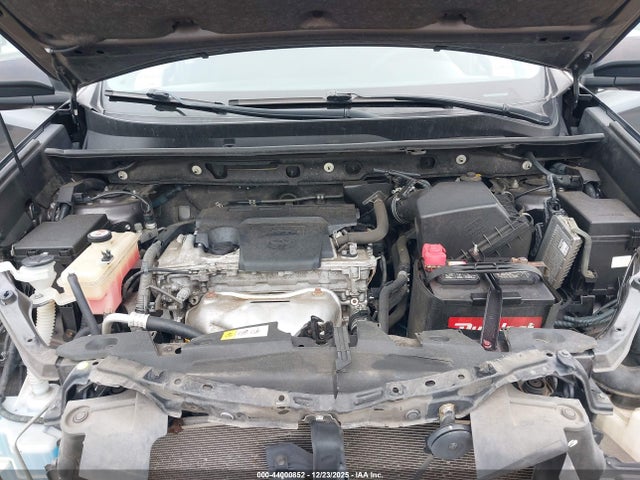 JTMBFREV2HJ120596 Toyota RAV4 LE