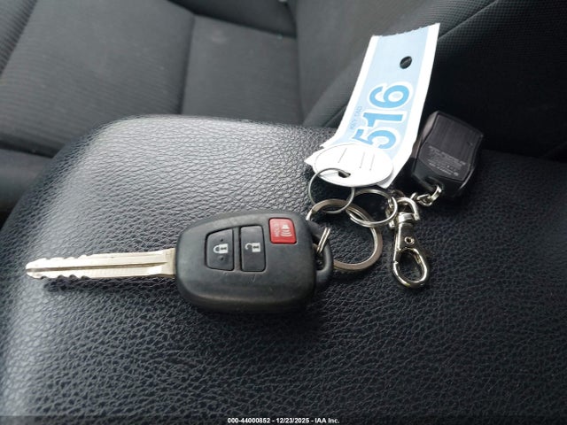 JTMBFREV2HJ120596 Toyota RAV4 LE
