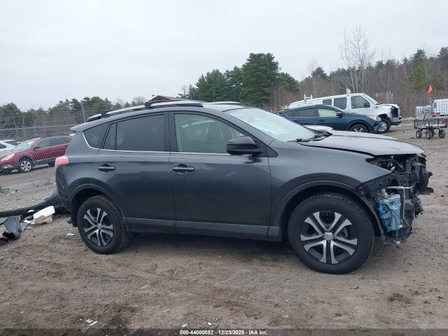 JTMBFREV2HJ120596 Toyota RAV4 LE