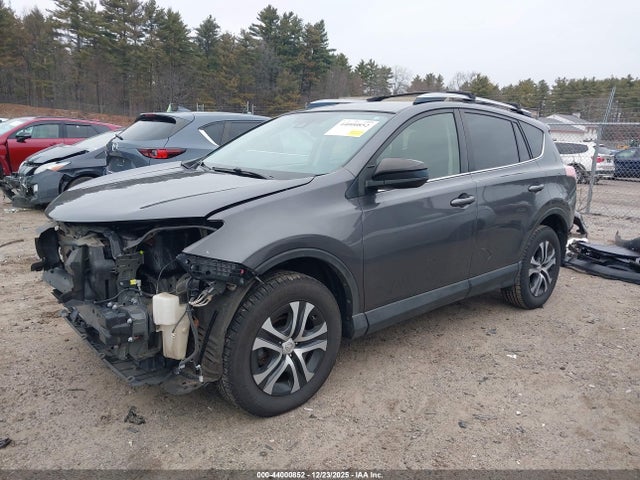 JTMBFREV2HJ120596 Toyota RAV4 LE