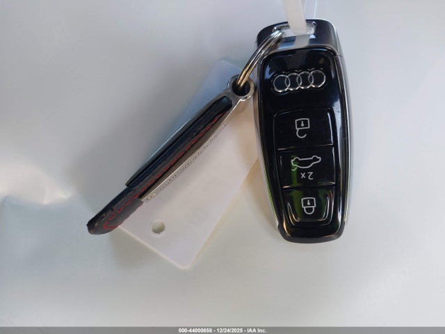 2021 AUDI Q8 WA1EVAF10MD026703 Photo 10