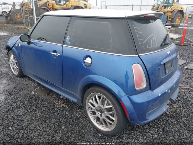 2005 MINI COOPER S WMWRE33445TD90454 Photo 2