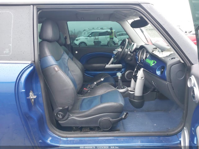 2005 MINI COOPER S WMWRE33445TD90454 Photo 4