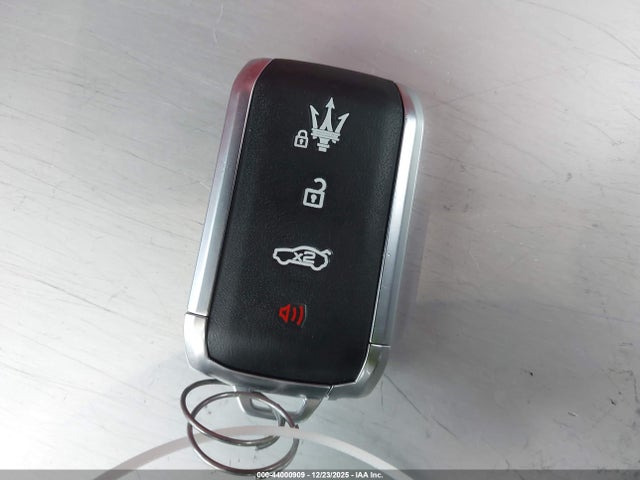 2023 MASERATI GRECALE ZN682AVM3P7428885 Photo 10
