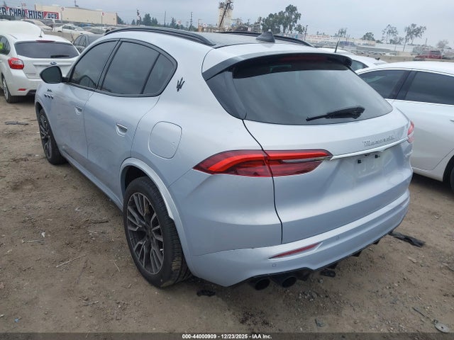 2023 MASERATI GRECALE ZN682AVM3P7428885 Photo 2
