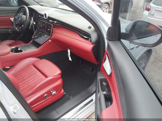 2023 MASERATI GRECALE ZN682AVM3P7428885 Photo 4