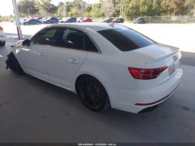 2017 AUDI A4 WAUENAF43HN006118 Photo 2