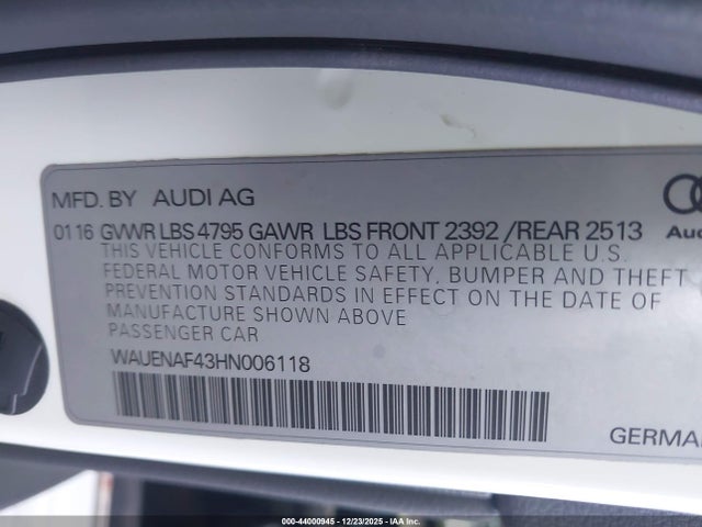 2017 AUDI A4 WAUENAF43HN006118 Photo 8