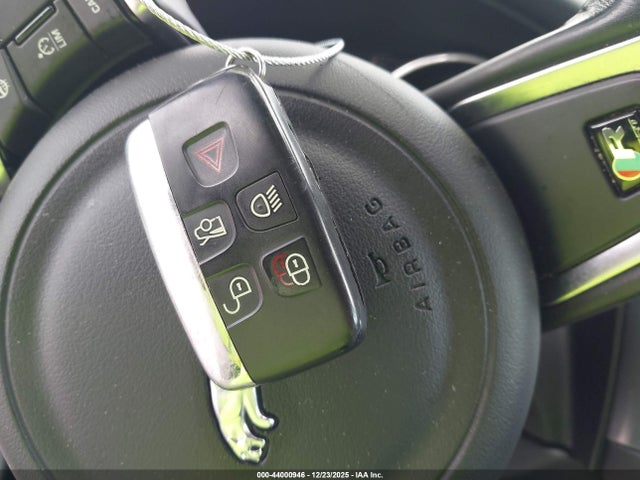 2016 JAGUAR XF SAJBF4BV9GCY16884 Photo 10