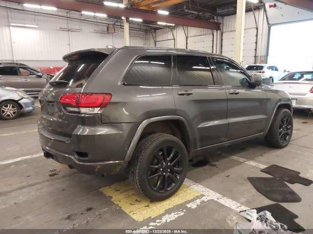 2017 JEEP GRAND CHEROKEE 1C4RJFAG5HC704921 Photo 3
