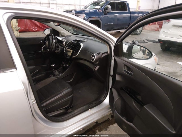 2015 CHEVROLET SONIC 1G1JH6SB4F4107013 Photo 4