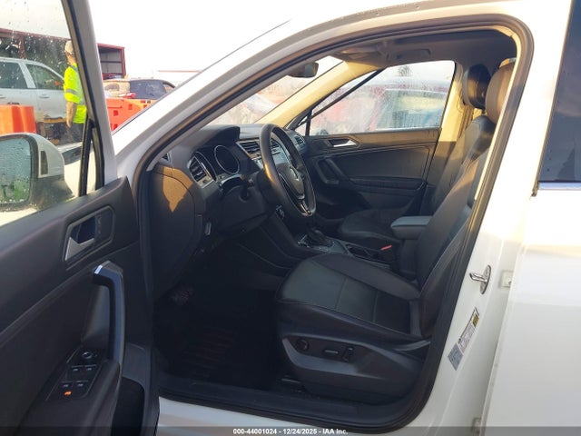 44001024 :رقم المزاد ، 3VV3B7AX9MM037645 vin ، 2021 Volkswagen Tiguan 2.0t Se/2.0t Se R-line Black/2.0t Sel مزاد بيع