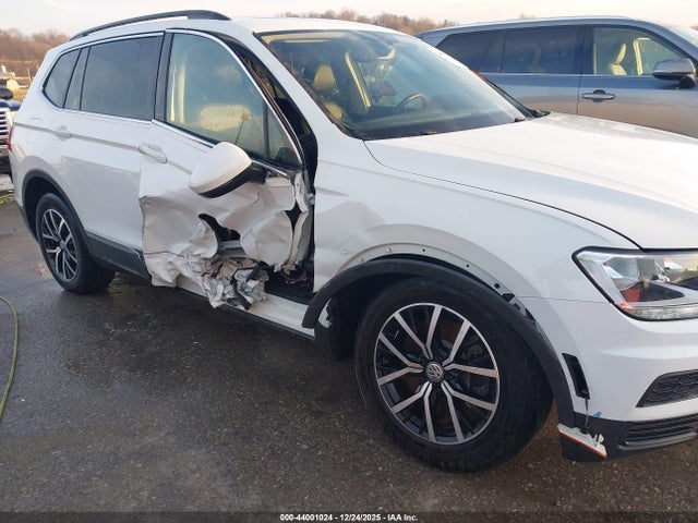 44001024 :رقم المزاد ، 3VV3B7AX9MM037645 vin ، 2021 Volkswagen Tiguan 2.0t Se/2.0t Se R-line Black/2.0t Sel مزاد بيع