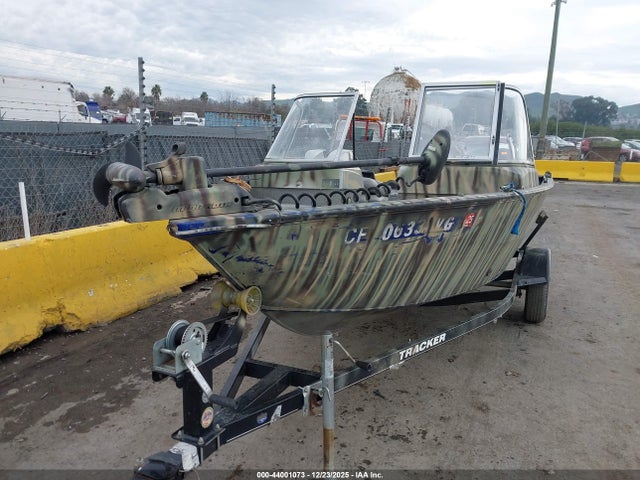 Tracker Other 2016 BUJ13950J516 Image 6