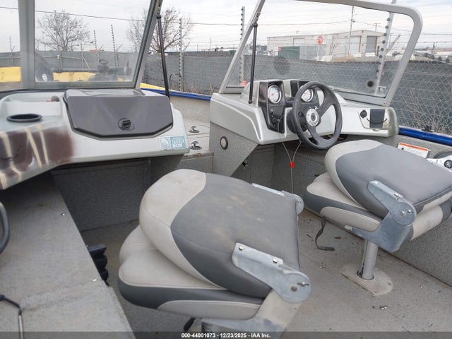 Tracker Other 2016 BUJ13950J516 Image 7