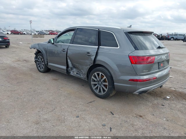 2017 AUDI Q7 WA1VAAF72HD031214 Photo 2