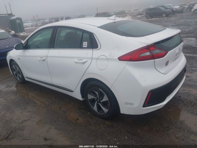 2017 HYUNDAI IONIQ HYBRID KMHC75LC1HU031883 Photo 2