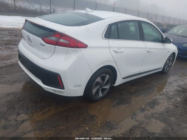 2017 HYUNDAI IONIQ HYBRID KMHC75LC1HU031883 Photo 3
